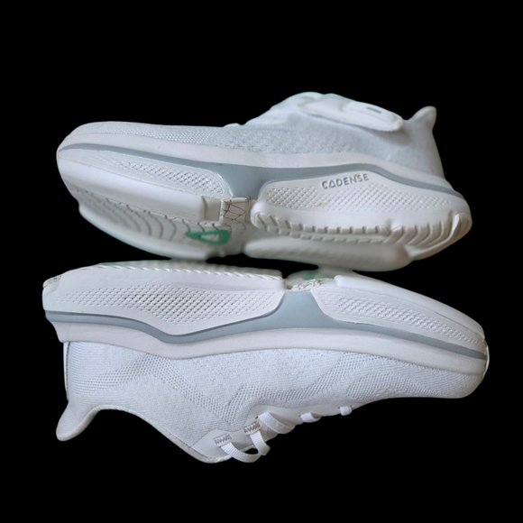 NEW Cadense Women's White Adaptive Sneakers. Size 8 US. - Picture 2 of 13